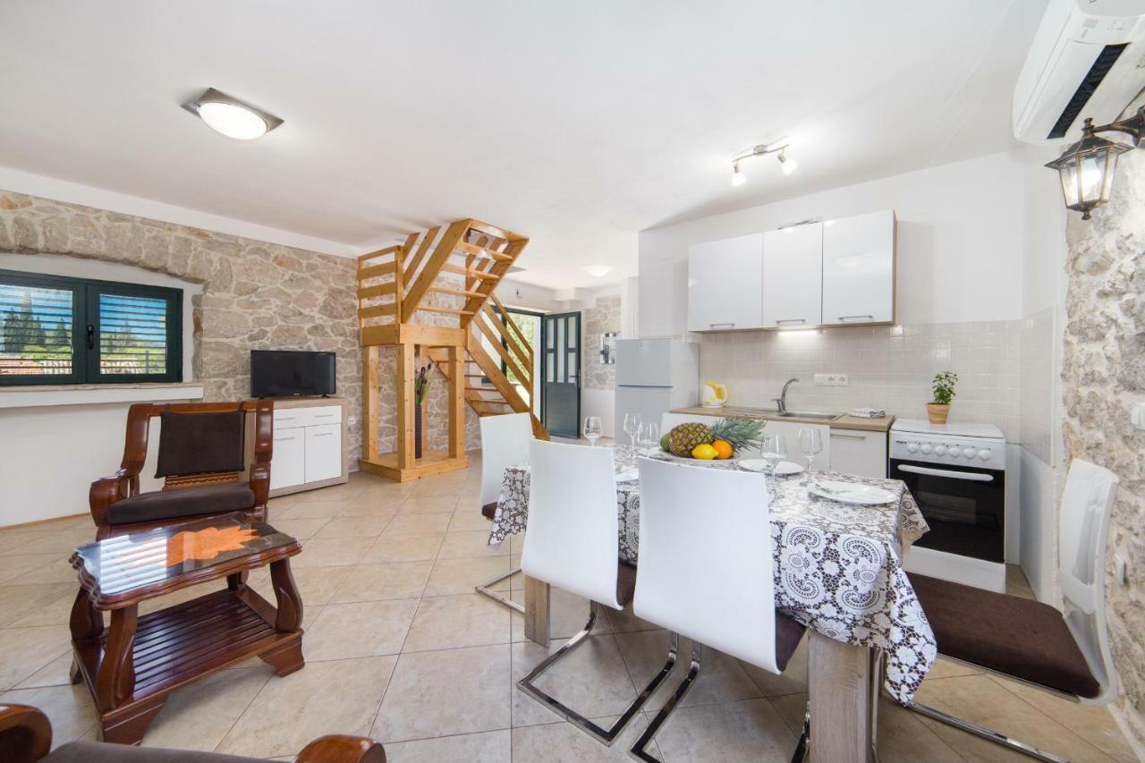 Ana Apartments Блаце Екстериор снимка
