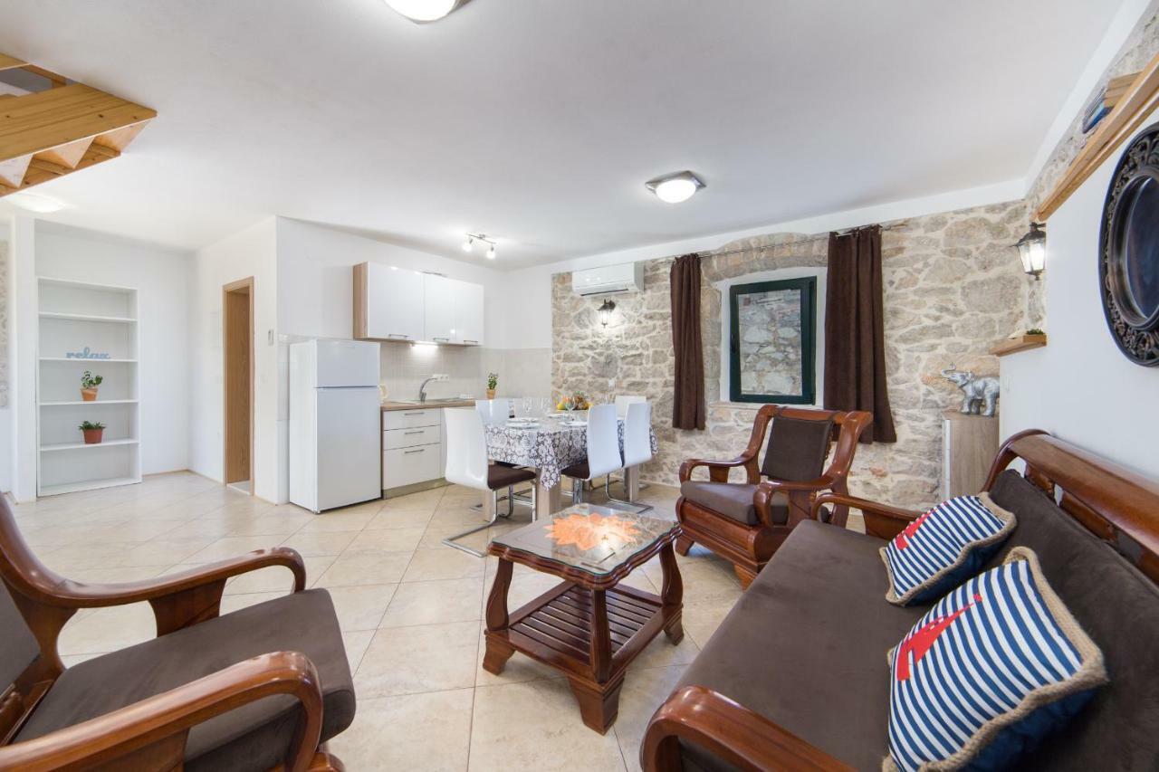Ana Apartments Блаце Екстериор снимка
