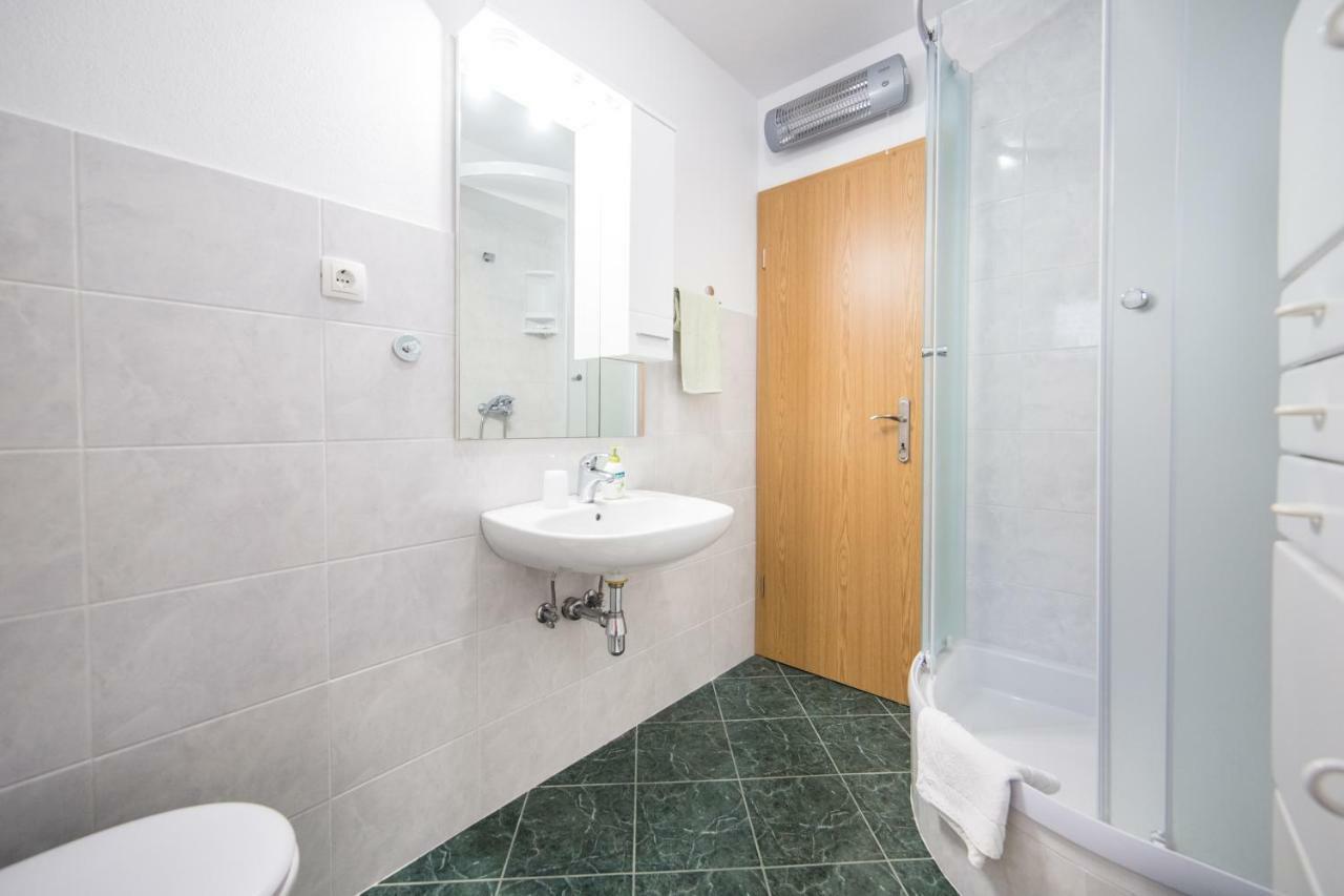 Ana Apartments Блаце Екстериор снимка