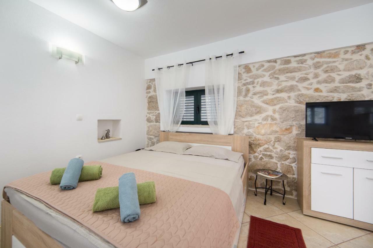 Ana Apartments Блаце Екстериор снимка
