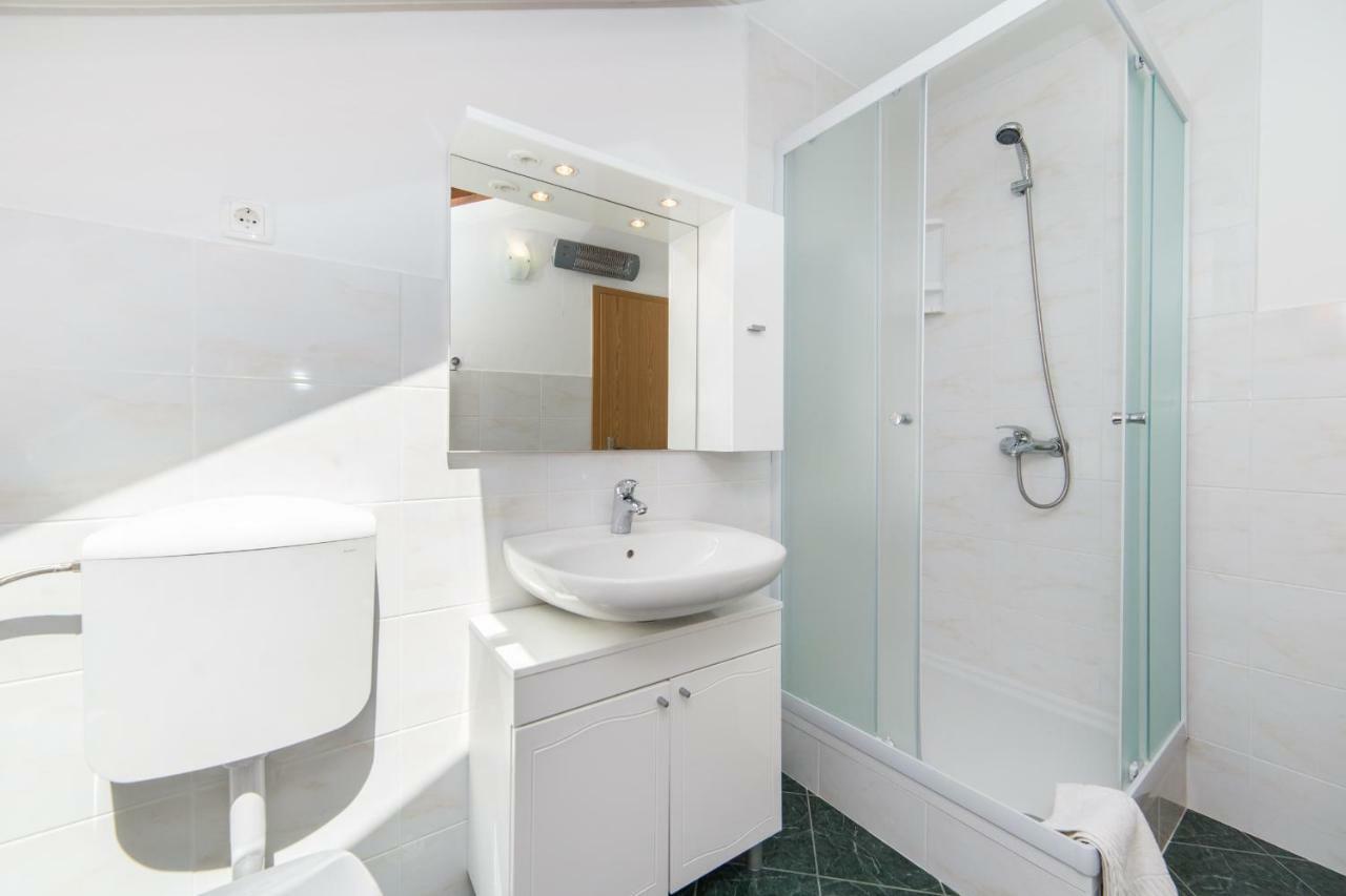 Ana Apartments Блаце Екстериор снимка