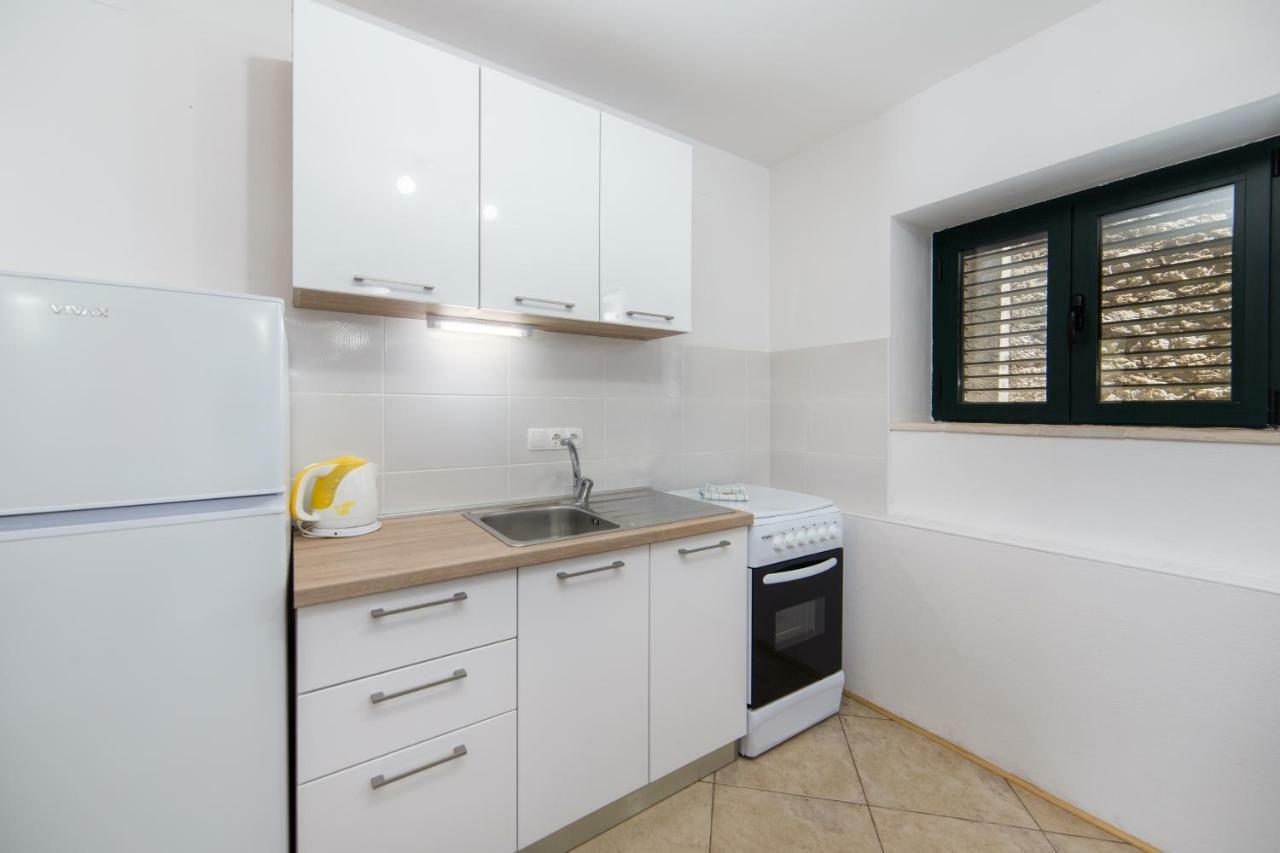 Ana Apartments Блаце Екстериор снимка