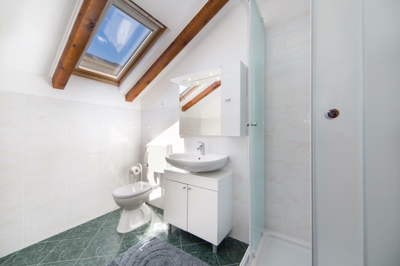 Ana Apartments Блаце Екстериор снимка