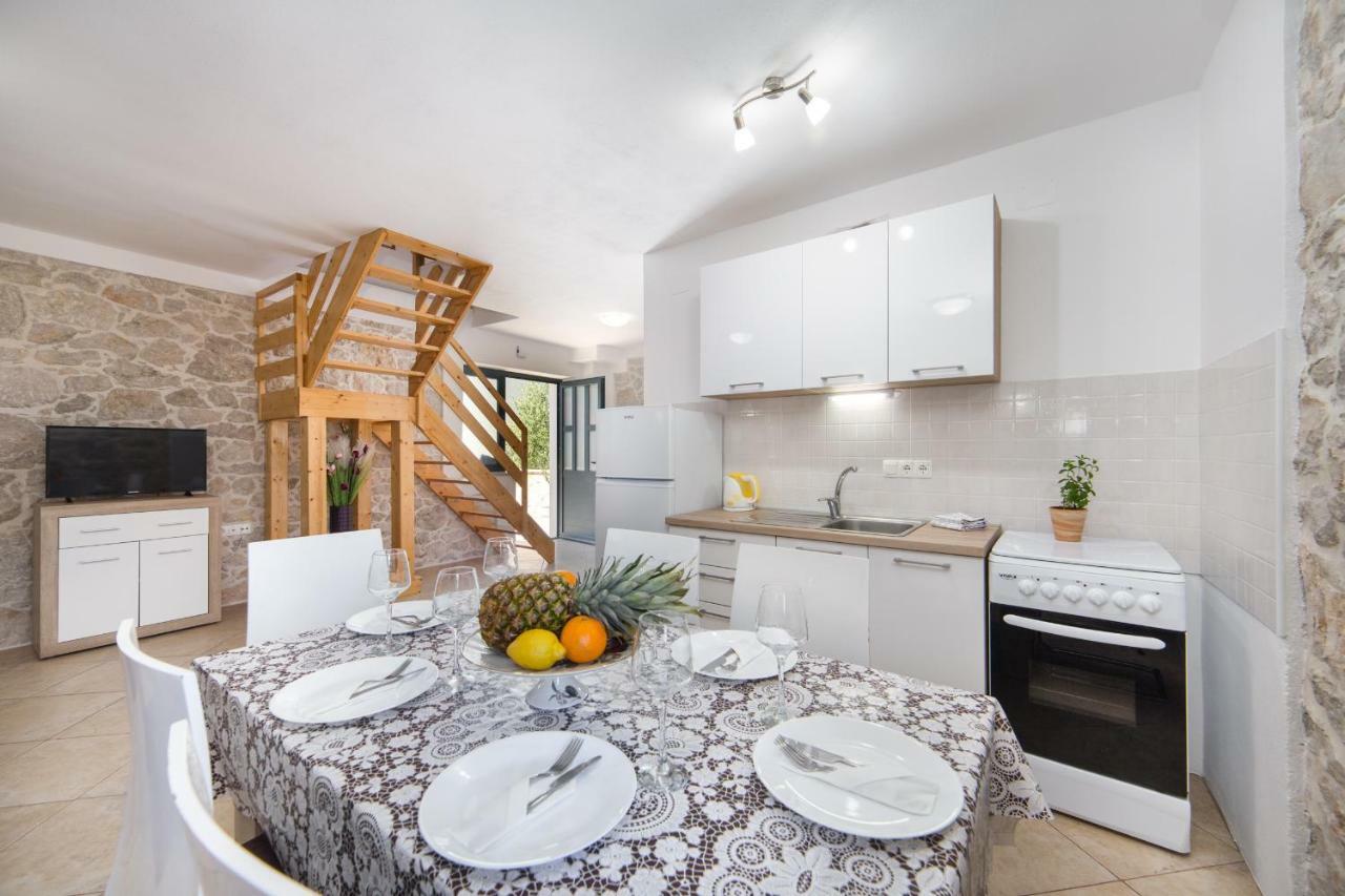 Ana Apartments Блаце Екстериор снимка