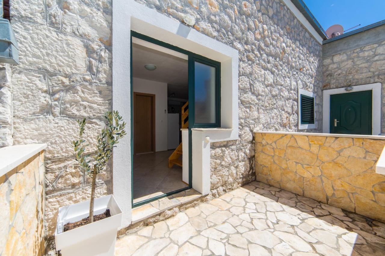 Ana Apartments Блаце Екстериор снимка