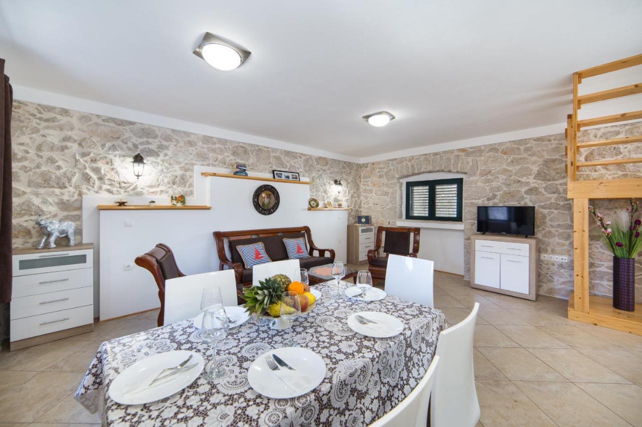 Ana Apartments Блаце Екстериор снимка